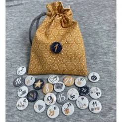 Adventskalenderzahlen Buttons mit Sicherheitsnadel zum Befestigen