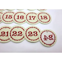 Adventskalenderzahlen creme rot Filz rund bestickt / Zahlen Anhänger Adventskalender