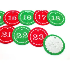 Adventskalenderzahlen rot grün Filz rund bestickt / Zahlen für Adventskalender