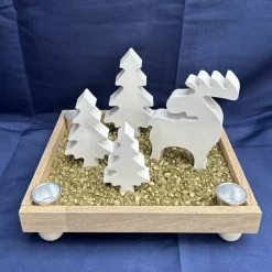 Advents-Tablett mit Elch & Tannen – moderne Weihnachtsdeko mit Stabkerzenhaltern auf Holztablett