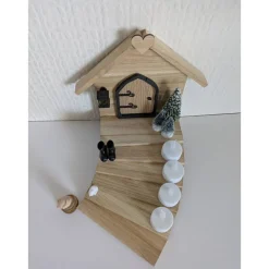 Adventstreppe aus Holz – Handgefertigte Wichteltreppe mit Laterne & LED-Option