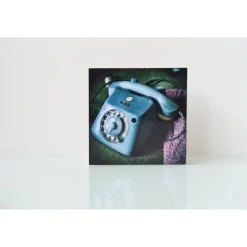 altes Telefon mit Wählscheibe, Lost Place, marode, verlassenes Haus, Villa, Foto auf Holz, im Quadrat, 10 x 10 cm