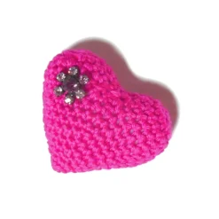 Amigurumi Herz gehäkelt mit Strass – Handgemachtes Geschenk in Pink