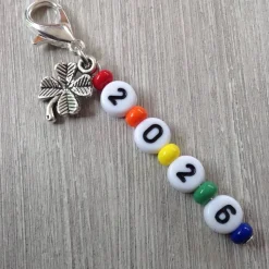 Anhänger '2026' mit Kleeblatt – Glücksbringer Charm als Geschenk, Gastgeschenk & kleine Aufmerksamkeit