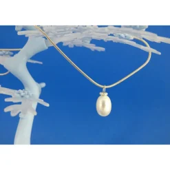 Anhänger aus großer cremeweißer Süßwasserperle an zarter Schlangenkette Brautschmuck