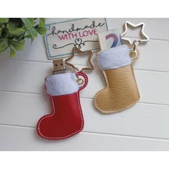 Anhänger Nikolausstiefel rot gold mit Stern veganes Kunstleder, Geldgeschenk Taschenbaumler Schlüsselanhänger USB