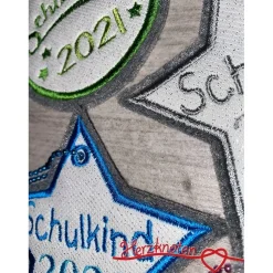 Anhänger, Schulkind, Einschulung, Kreis, Filz mit grün und Glitzer, individuell bestickt