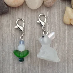 Anhängerset 'Kaninchen und Blume'