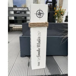 Ankerplatz Holzsäule personalisiert – Maritime Deko für Haustür & Garten mit Wunschtext, Name oder Koordinaten