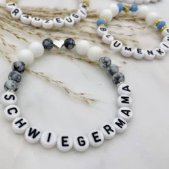 Armband als Geschenk für Trauzeugin | Handgemachtes Perlenarmband mit Wunschname | Geschenk Brautmama