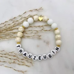 Armband als Geschenk für Trauzeugin | Handgemachtes Perlenarmband mit Wunschname | Geschenk Brautmama