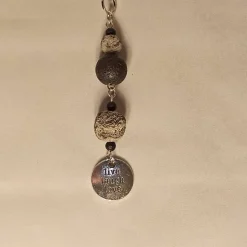 Auto-Bedufter/Taschenbaumler mit Lavaperlen weiß-schwarz und Message-Anhänger ''live laugh love'&