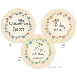 Babyaufkleber zur Geburt | Willkommen Baby - Blumenkranz mit niedlichem Vögelchen