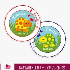 Babyaufkleber zur Geburt | niedliche Schildkröte mit Schmetterlingen