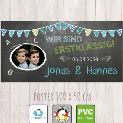Banner zur Einschulung - Zwillinge - 100 x 50 cm - mit Foto personalisierbar | Tafeloptik - blaue Wimpel