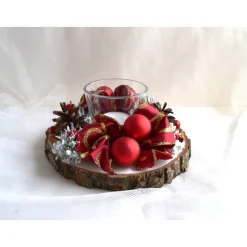 Baumscheibe rot-gold mit Baumkugeln