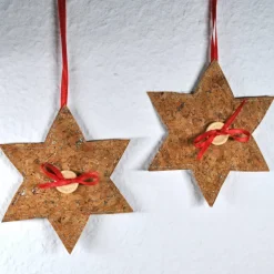 Baumschmuck Stern aus Korkstoff mit Glitzer – Geschenkanhänger & Mitbringsel, handgenäht, Unikat, 13 cm