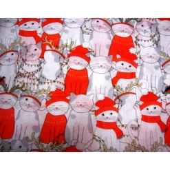 Baumwollstoff Weihnachten – Weiße Kätzchen mit rotem Schal & Mütze – Meterware – Weihnachtsstoffe EU