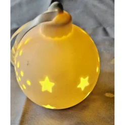Beleuchtete Weihnachtskugel aus Keramik zum Hängen – Ø ca. 8 cm – festliche Dekoration