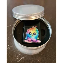 Benzin Metallfeuerzeug mit Druck "Cute Monster"