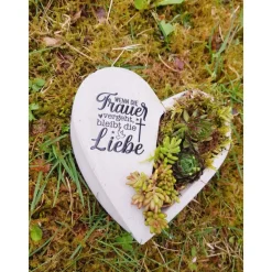 Bepflanztes Herz aus Beton mit Schriftzug Grabschmuck Trauer Grabgesteck Grabherz Personalisierbar