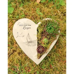 Bepflanztes Herz aus Beton mit Schriftzug Grabschmuck Trauer Grabgesteck Grabherz Personalisierbar