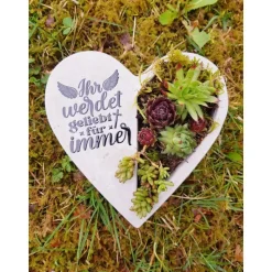 Bepflanztes Herz aus Beton mit Schriftzug Grabschmuck Trauer Grabgesteck Grabherz Personalisierbar