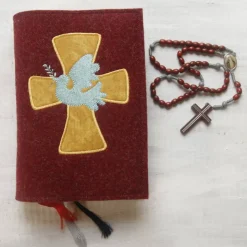 Bestickte Gotteslobhülle aus Filz *Kreuz mit Taube *individuell angefertigt