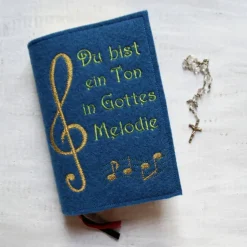Bestickte Gotteslobhülle aus Filz *Du bist ein Ton in Gottes Melodie 1 *individuell angefertigt