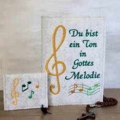 Bestickte Gotteslobhülle aus Filz *Du bist ein Ton in Gottes Melodie 4 *individuell angefertigt