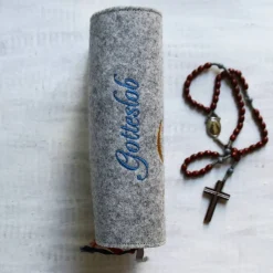 Bestickte Gotteslobhülle aus Filz *Du bist ein Ton in Gottes Melodie 2 *individuell angefertigt