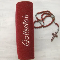 Bestickte Gotteslobhülle aus weinrotem Filz mit goldenem Engel *sofort versandfertig