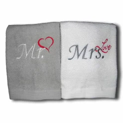 Bestickte Handtücher Mr. & Mrs. Love mit Monogramm Frotteetuch 2er Set Geschenk für Verliebte Hochzeit Valentinstag