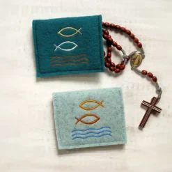 Bestickte Rosenkranztasche aus Filz *Fische mit Wellen *individuell angefertigt