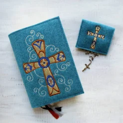 Bestickte Rosenkranztasche aus Filz *Motiv Kreuz unterteilt *individuell angefertigt
