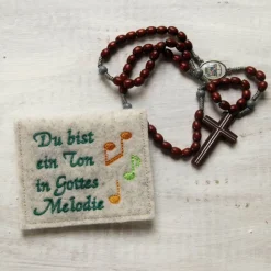 Bestickte Rosenkranztasche aus Filz *Motiv Du bist ein Ton in Gottes Melodie 4 *individuell angefertigt