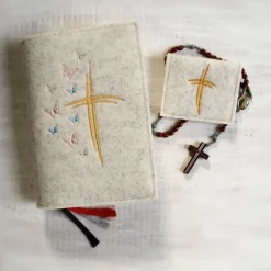 Bestickte Rosenkranztasche aus Filz *Kreuzchen *individuell angefertigt
