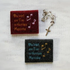 Bestickte Rosenkranztasche aus Filz *Motiv Du bist ein Ton in Gottes Melodie 1 *individuell angefertigt