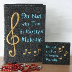 Bestickte Rosenkranztasche aus Filz *Motiv Du bist ein Ton in Gottes Melodie 1 *individuell angefertigt