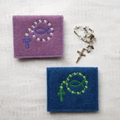 Bestickte Rosenkranztasche aus Filz *Motiv Rosenkranz *individuell angefertigt
