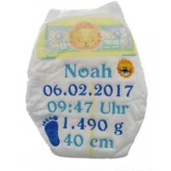 Bestickte Windel mit Namen