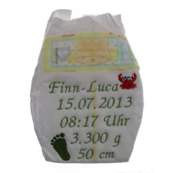 Bestickte Windel mit Namen