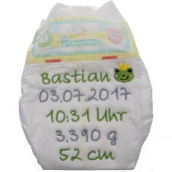 Bestickte Windel mit Namen