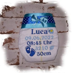 Bestickte Windel mit Name