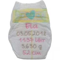 Bestickte Windel mit Namen