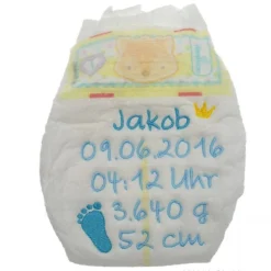 Bestickte Windel mit Namen