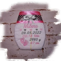 Bestickte Windel mit Namen