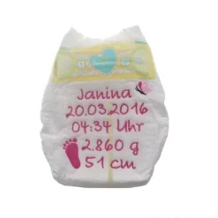 Bestickte Windel mit Namen