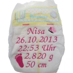 Bestickte Windel mit Namen