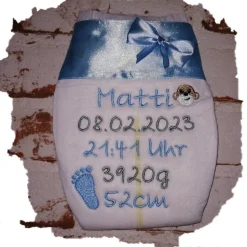 Bestickte Windel mit Name